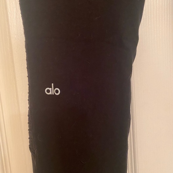 Alo yoga Moro sweatpants. Size small. Good condition. Super soft and comfortable - Picture 6 of 7